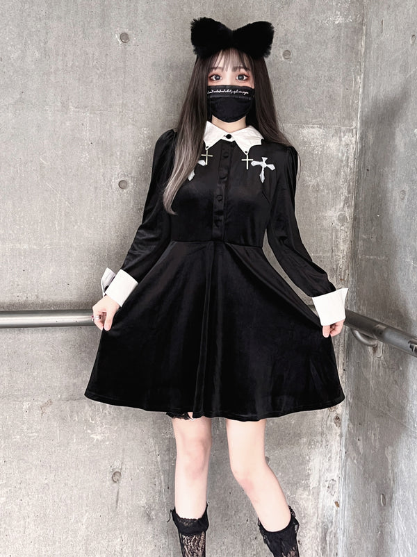 Dark Cross Velvet Dress    KF70335