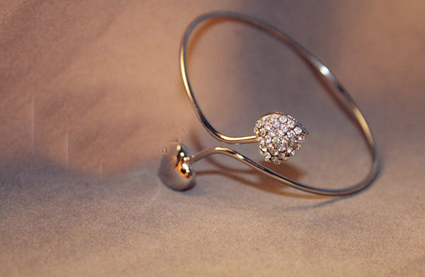 Heart shaped open Bracelet KF82579