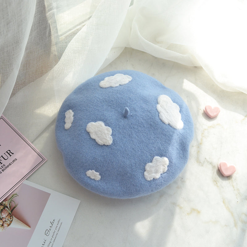 Blue sky and white clouds beret KF9271