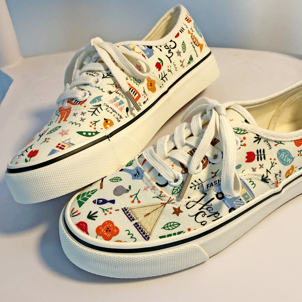 Hand drawn doodle canvas shoes  KF9543