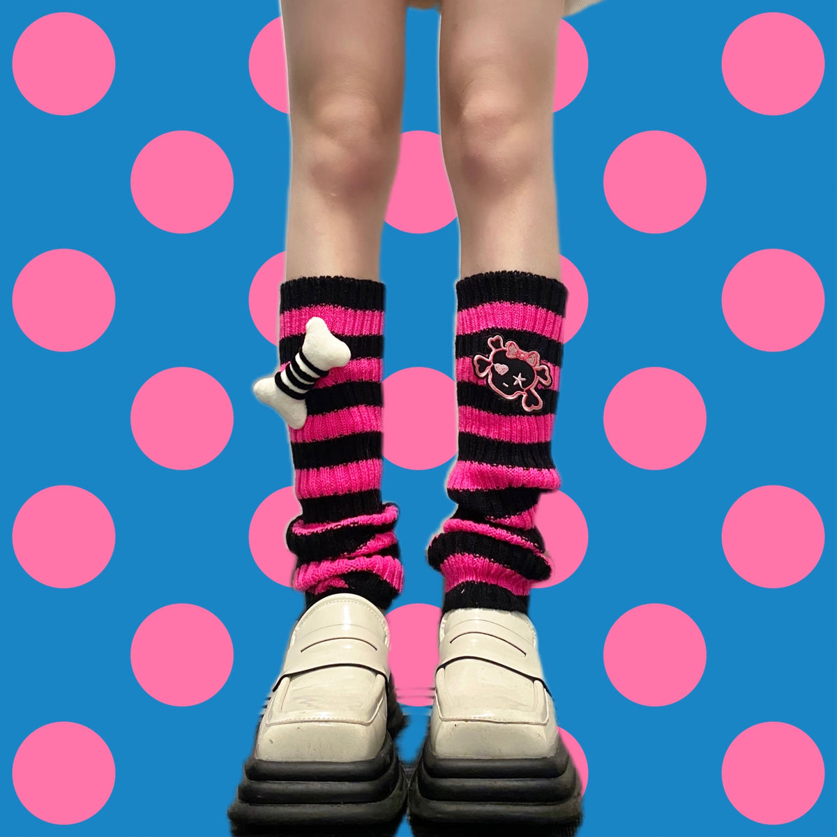 Striped skull socks KF82896