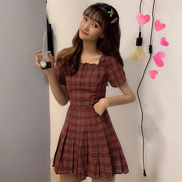 Chic T-shirt + plaid skirt KF90661