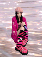 Striped skull socks KF82896