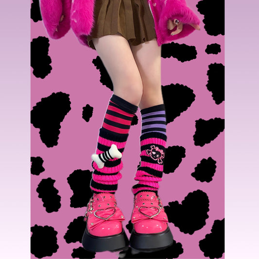 Striped skull socks KF82896