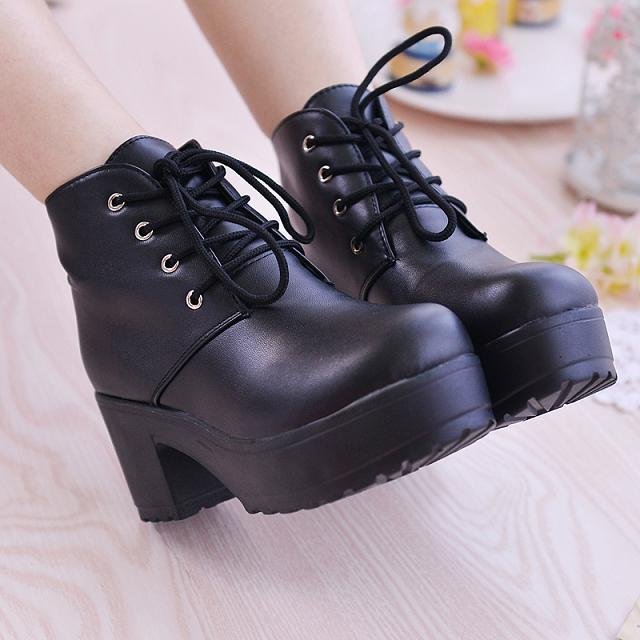 Black and white lace-up Martin boots  KF82323