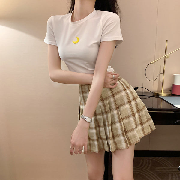 Embroidered T-shirt + plaid pleated skirt KF90649