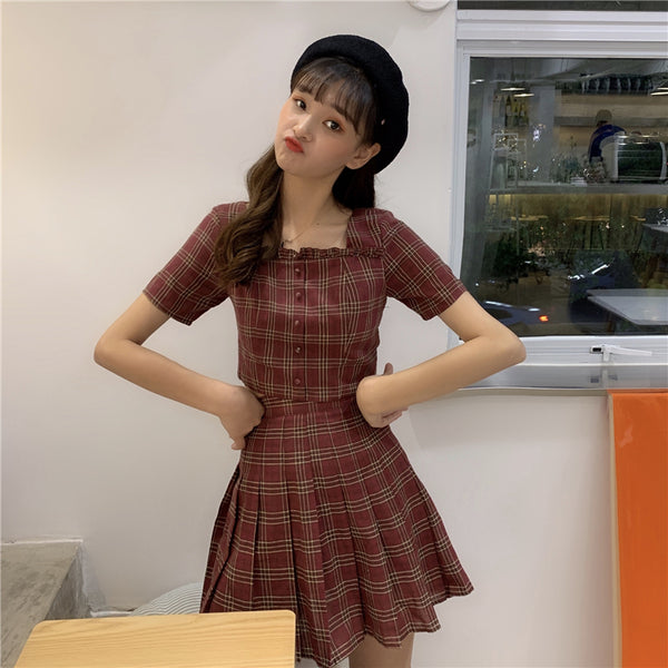 Chic T-shirt + plaid skirt KF90661
