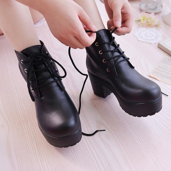 Black and white lace-up Martin boots  KF82323