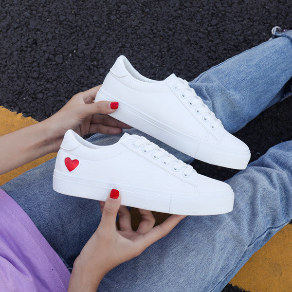 Love small white shoes KF8007